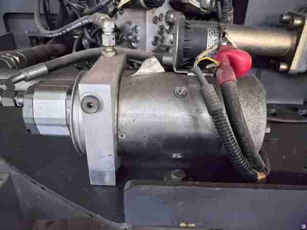 徐工GTBZ26S直臂式高空作業(yè)車