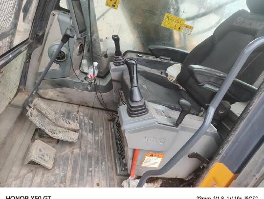 徐工XE215DA履帶式挖掘機