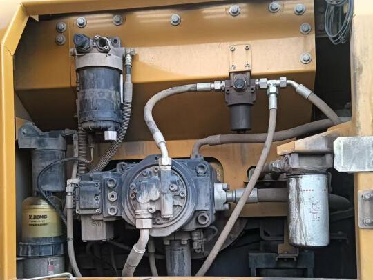 徐工XE215DA履帶式挖掘機