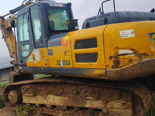 徐工XE200DA履帶式挖掘機(jī)