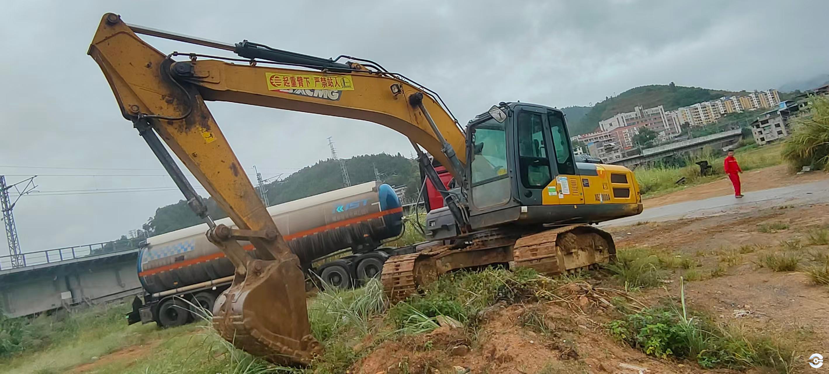 徐工XE200DA履帶式挖掘機