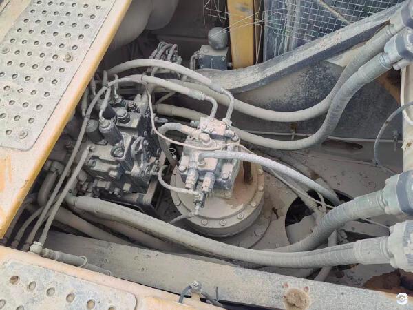 徐工XE380DK履帶式挖掘機