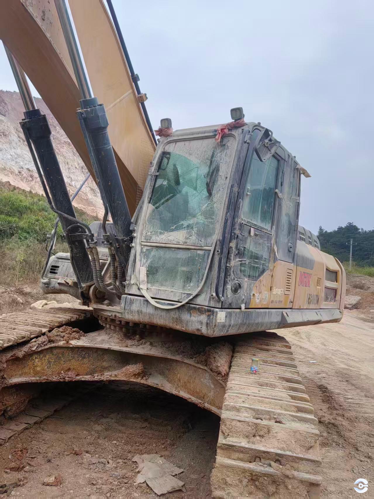 徐工XE380DK履帶式挖掘機