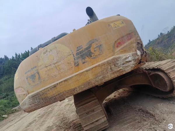 徐工XE380DK履帶式挖掘機