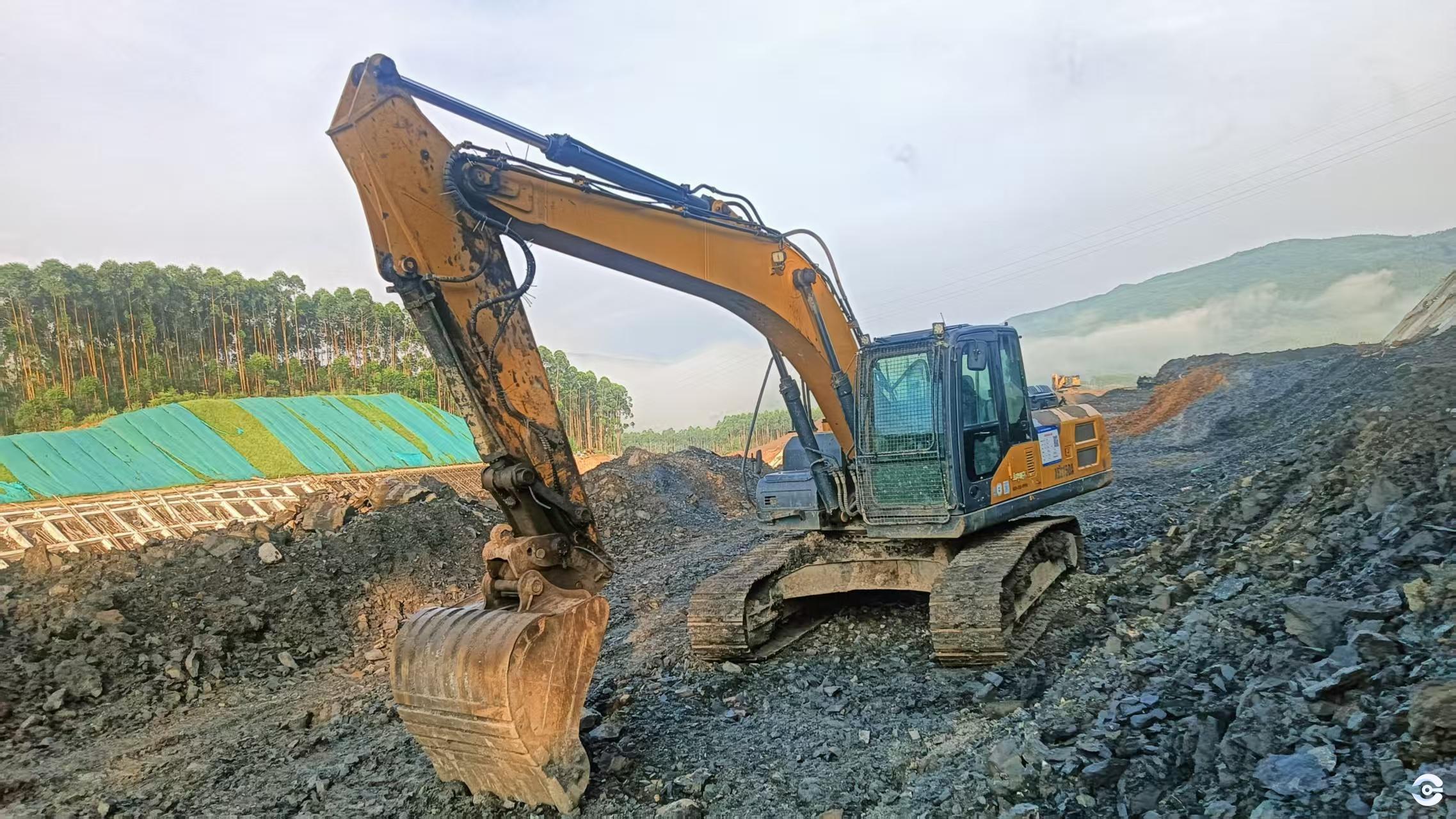 徐工XE215DA履帶式挖掘機