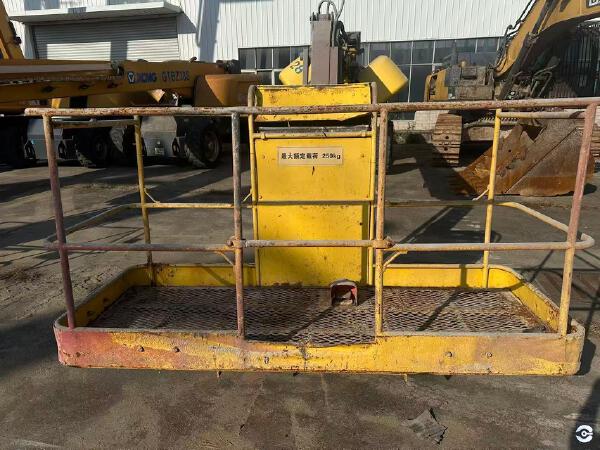 徐工GTBZ26S直臂式高空作業(yè)車