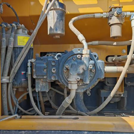 徐工XE215DA履带式挖掘机