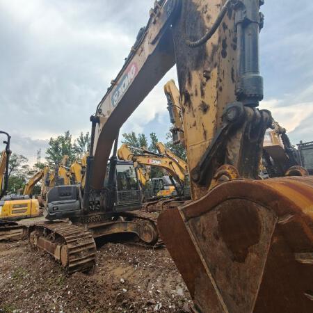 徐工XE400DK履带式挖掘机