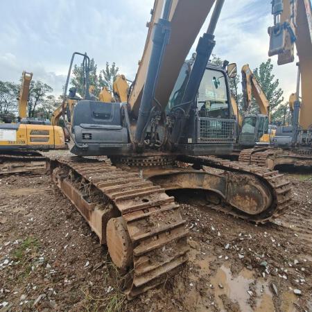 徐工XE400DK履带式挖掘机