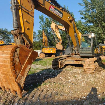 徐工XE400DK履带式挖掘机