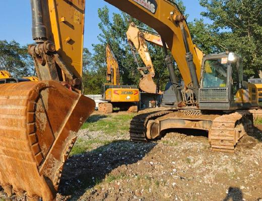 徐工XE400DK履带式挖掘机