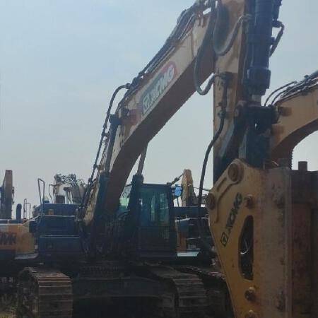 徐工XE490DK履带式挖掘机