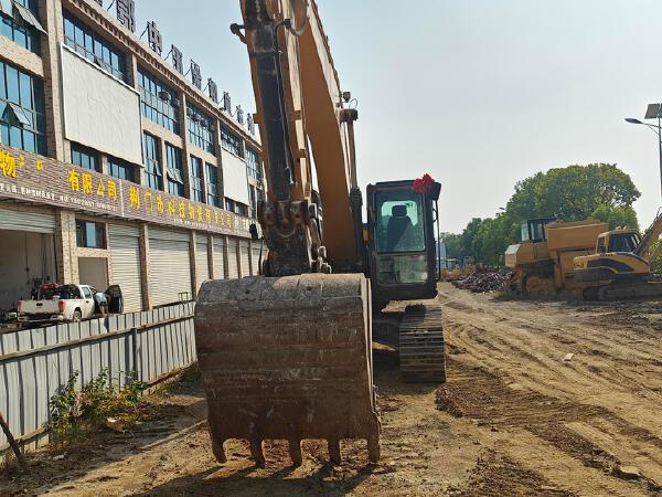 徐工XE245G履帶式挖掘機