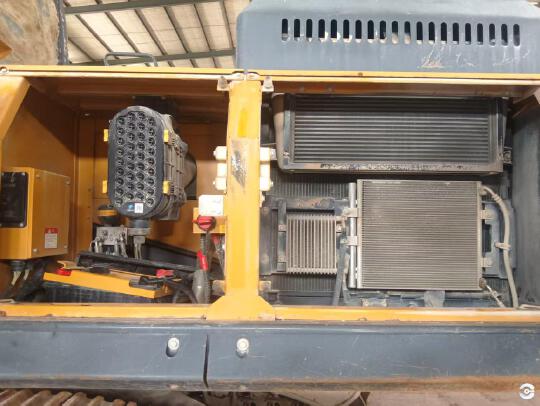 徐工XE335DK履帶式挖掘機