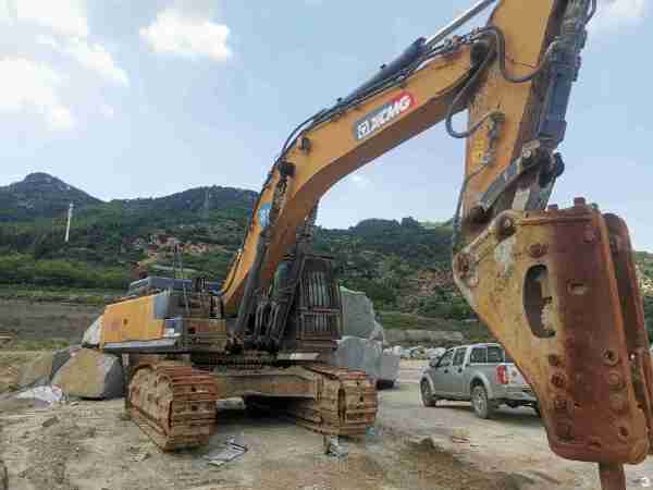 徐工XE550DK履带式挖掘机