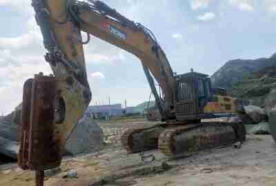 徐工XE550DK履带式挖掘机