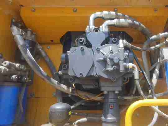 徐工XE550DK履带式挖掘机