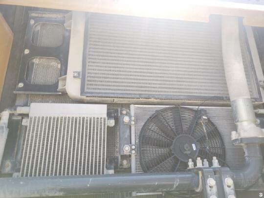 徐工XE550DK履带式挖掘机