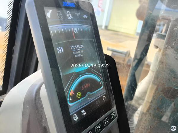 徐工XE490DK履带式挖掘机