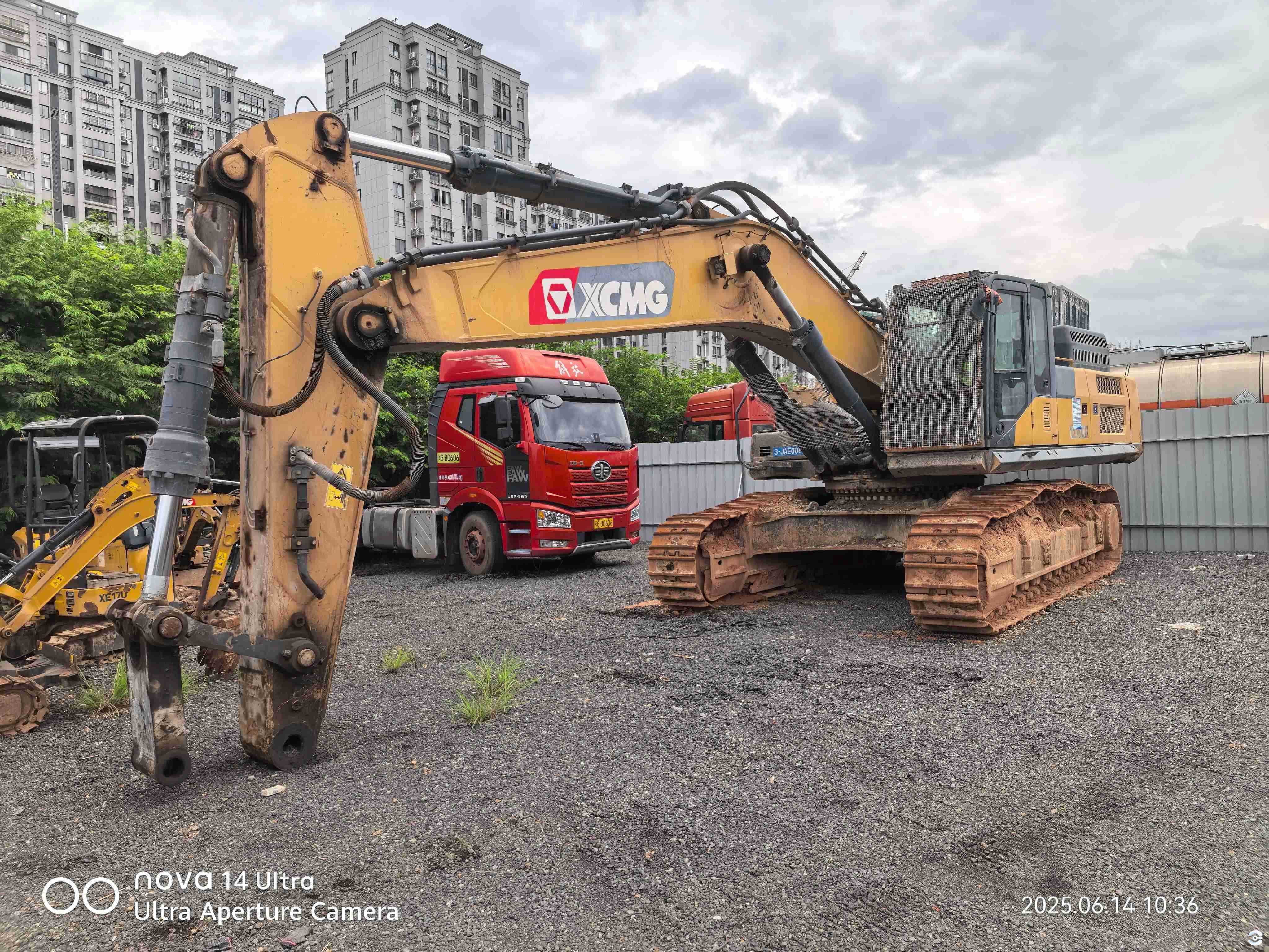 徐工XE490DK履带式挖掘机