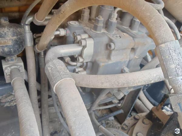 徐工XE335DK履帶式挖掘機(jī)