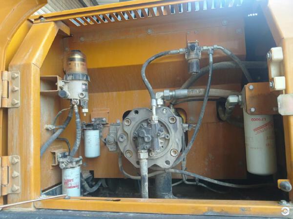 徐工XE335DK履帶式挖掘機(jī)