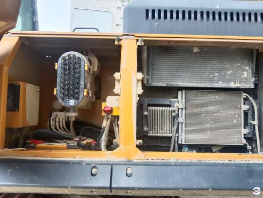 徐工XE335DK履帶式挖掘機(jī)