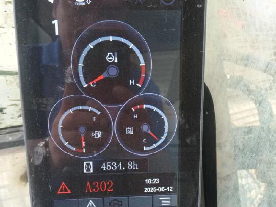 徐工XE335DK履帶式挖掘機(jī)