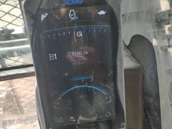 徐工XE550DK履帶式挖掘機