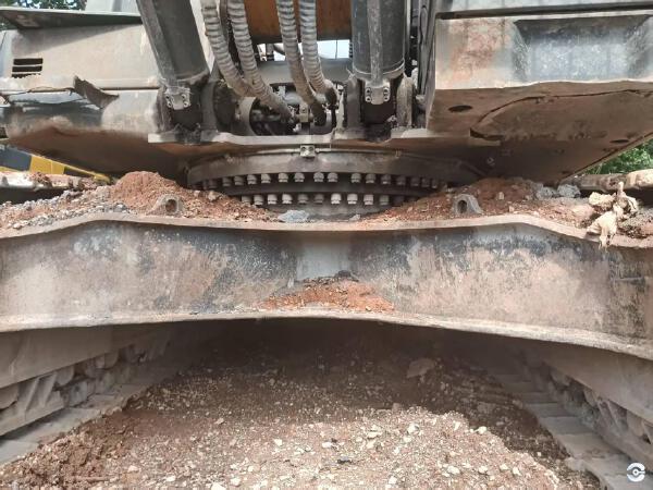 徐工XE550DK履帶式挖掘機