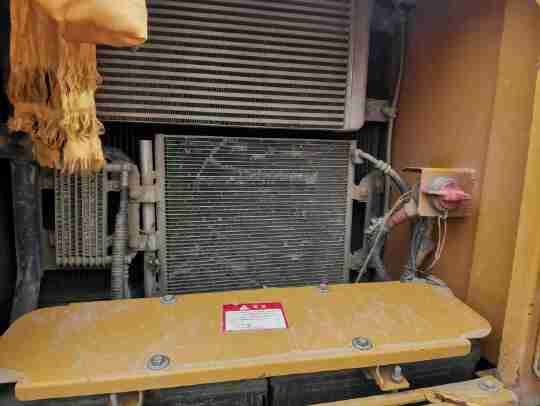 徐工XE270DK履帶式挖掘機