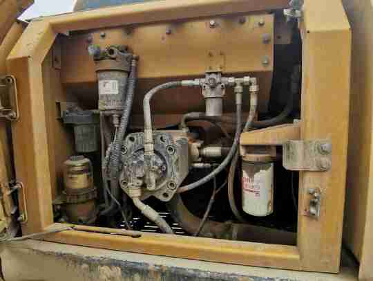 徐工XE270DK履帶式挖掘機