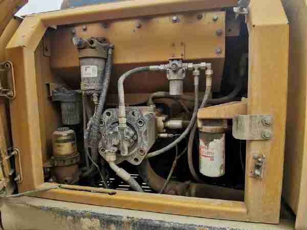 徐工XE270DK履帶式挖掘機