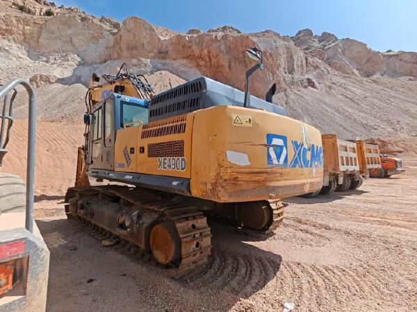 徐工XE490D履带式挖掘机