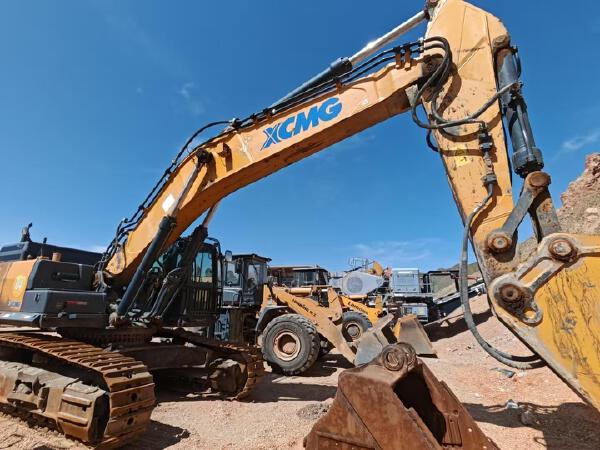 徐工XE490D履带式挖掘机