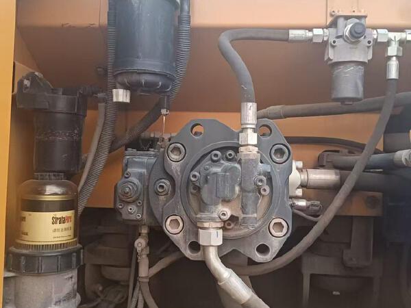 徐工XE270DK履帶式挖掘機(jī)