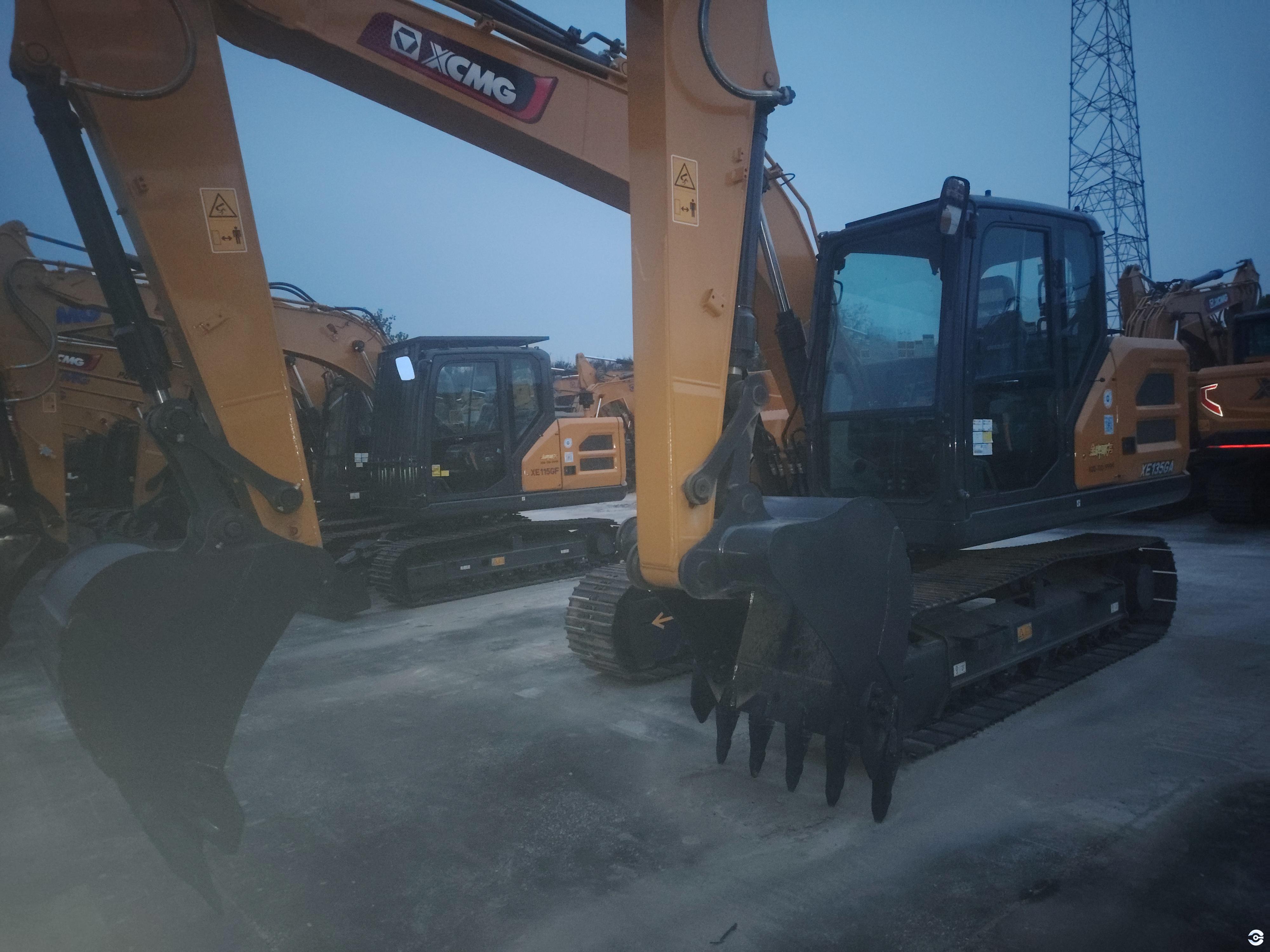 徐工XE135GA履带式挖掘机