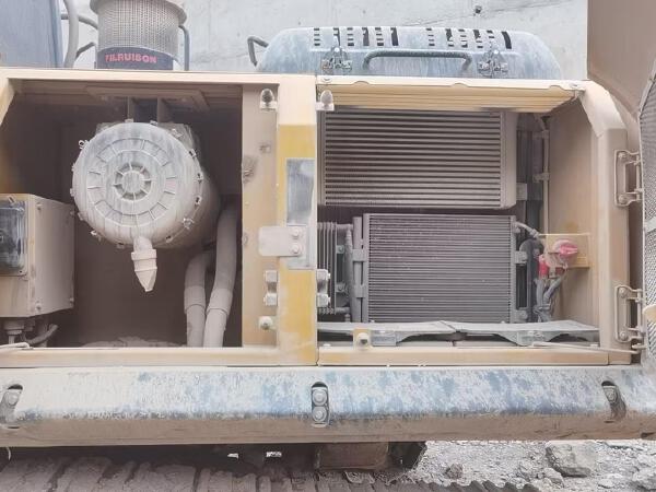 徐工XE270DK履帶式挖掘機(jī)