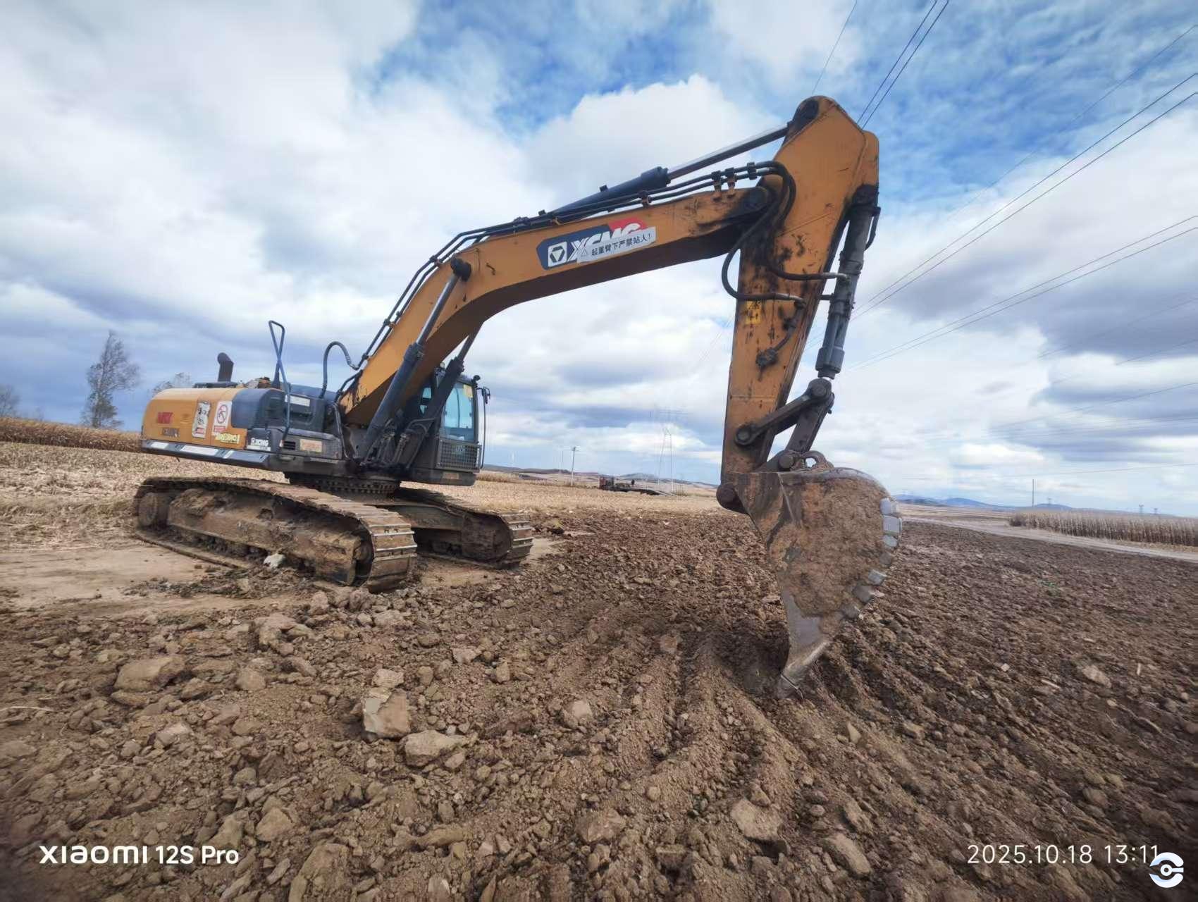 徐工XE380DK履帶式挖掘機