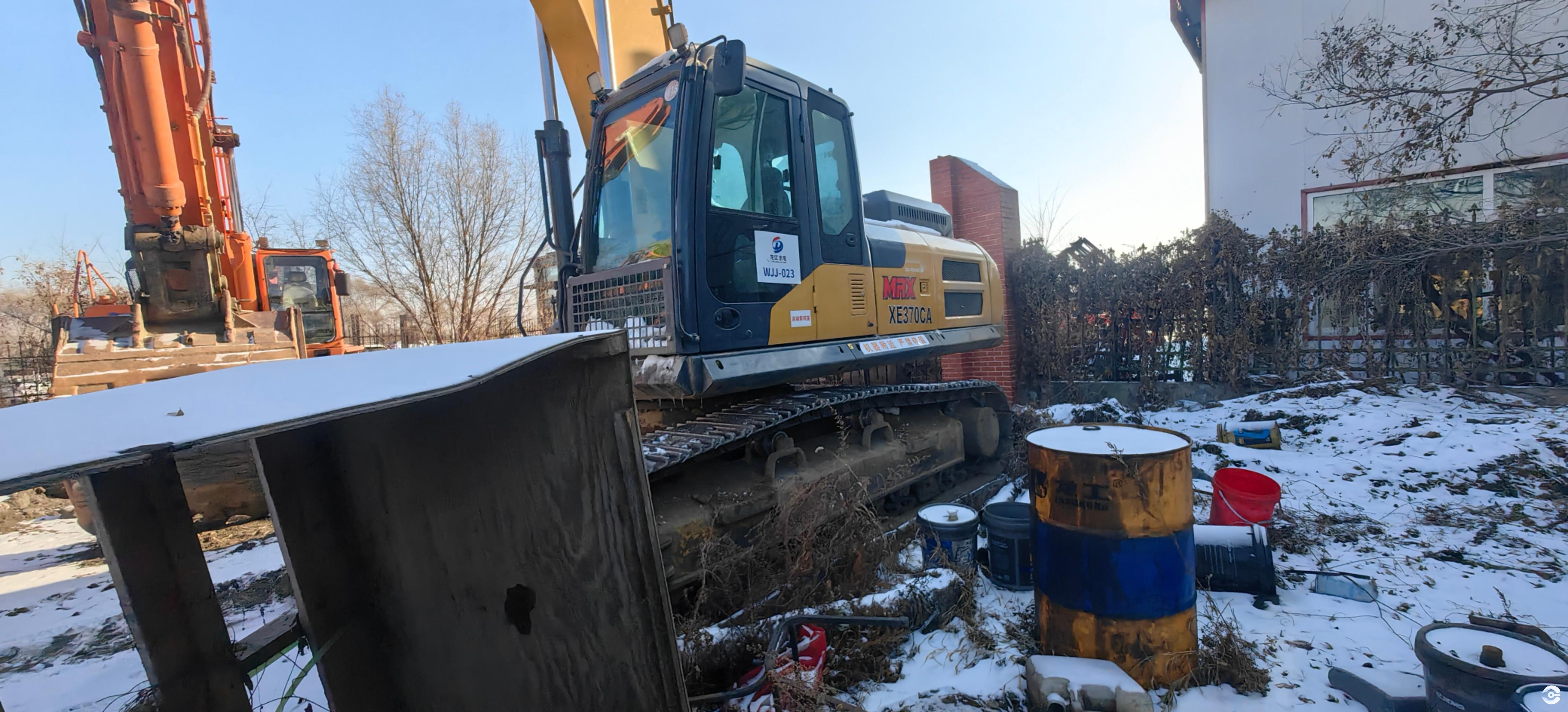 徐工XE335DK履帶式挖掘機