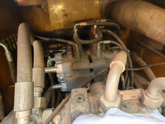 徐工XE335DK履帶式挖掘機