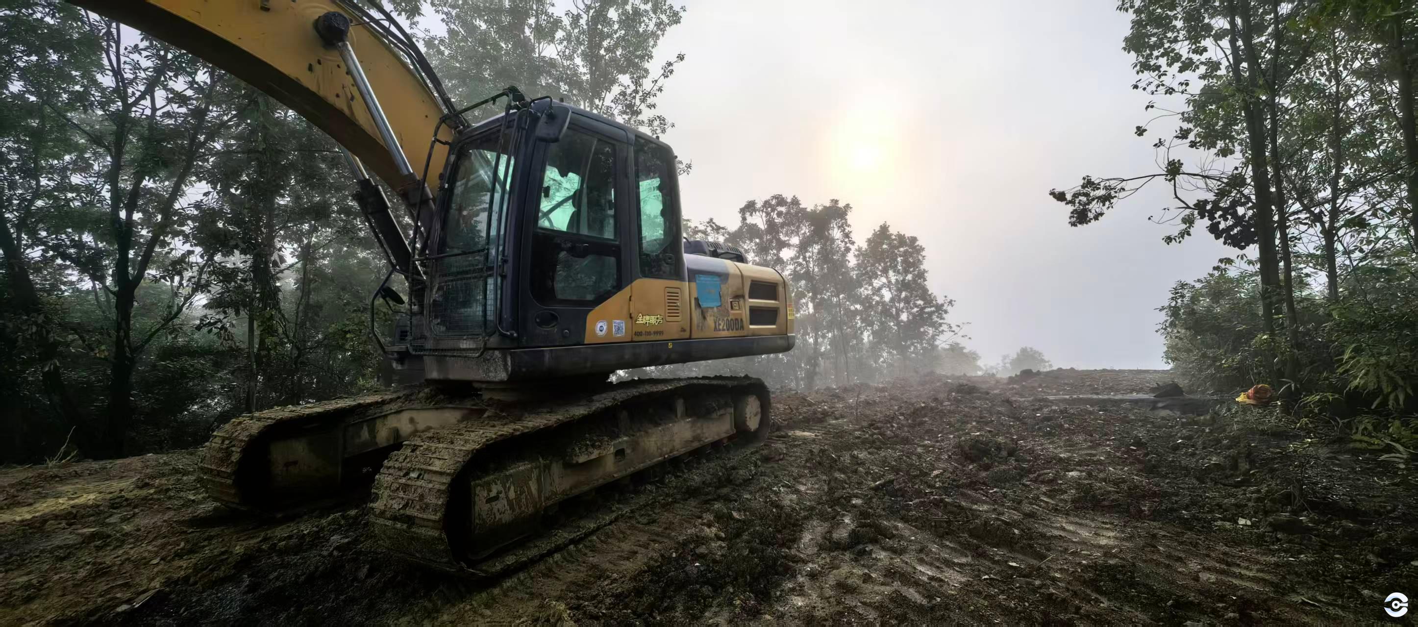 徐工XE200DA履帶式挖掘機(jī)