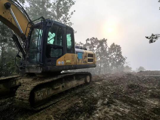 徐工XE200DA履帶式挖掘機(jī)