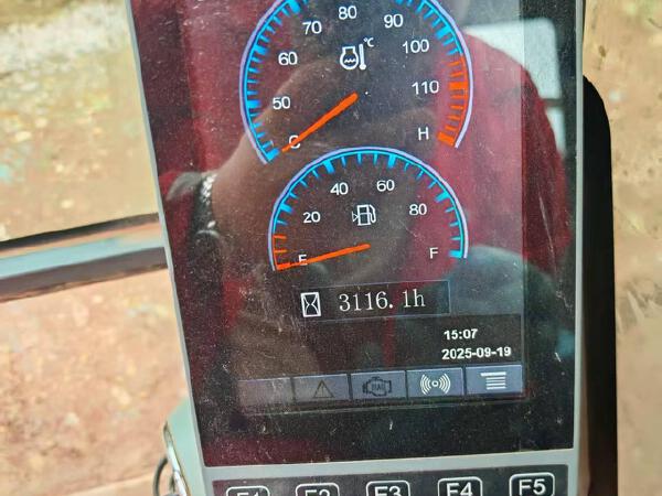 徐工XE200DA履帶式挖掘機(jī)