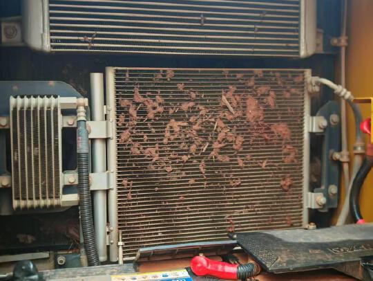 徐工XE200DA履帶式挖掘機(jī)