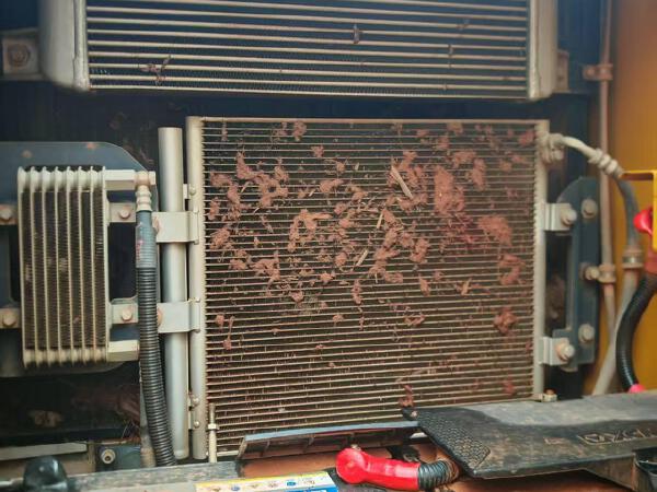 徐工XE200DA履帶式挖掘機(jī)