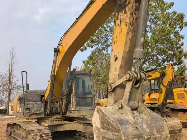 徐工XE200DA履帶式挖掘機