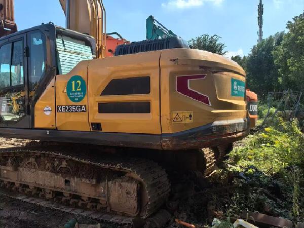 徐工XE200GA履带式挖掘机