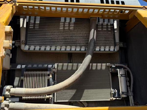 徐工XE400DK履帶式挖掘機