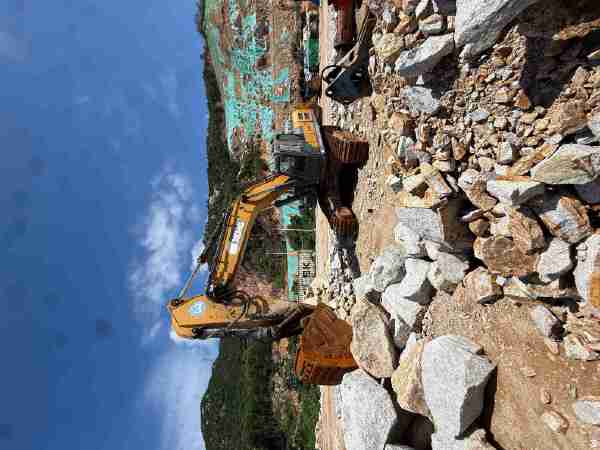 徐工XE400DK履帶式挖掘機